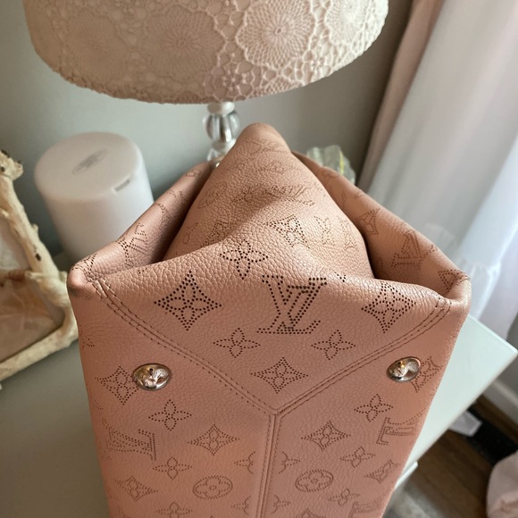 Louis Vuitton 🌸Magnolia Sevres Mahina bag🌸 - Picture 5 of 10